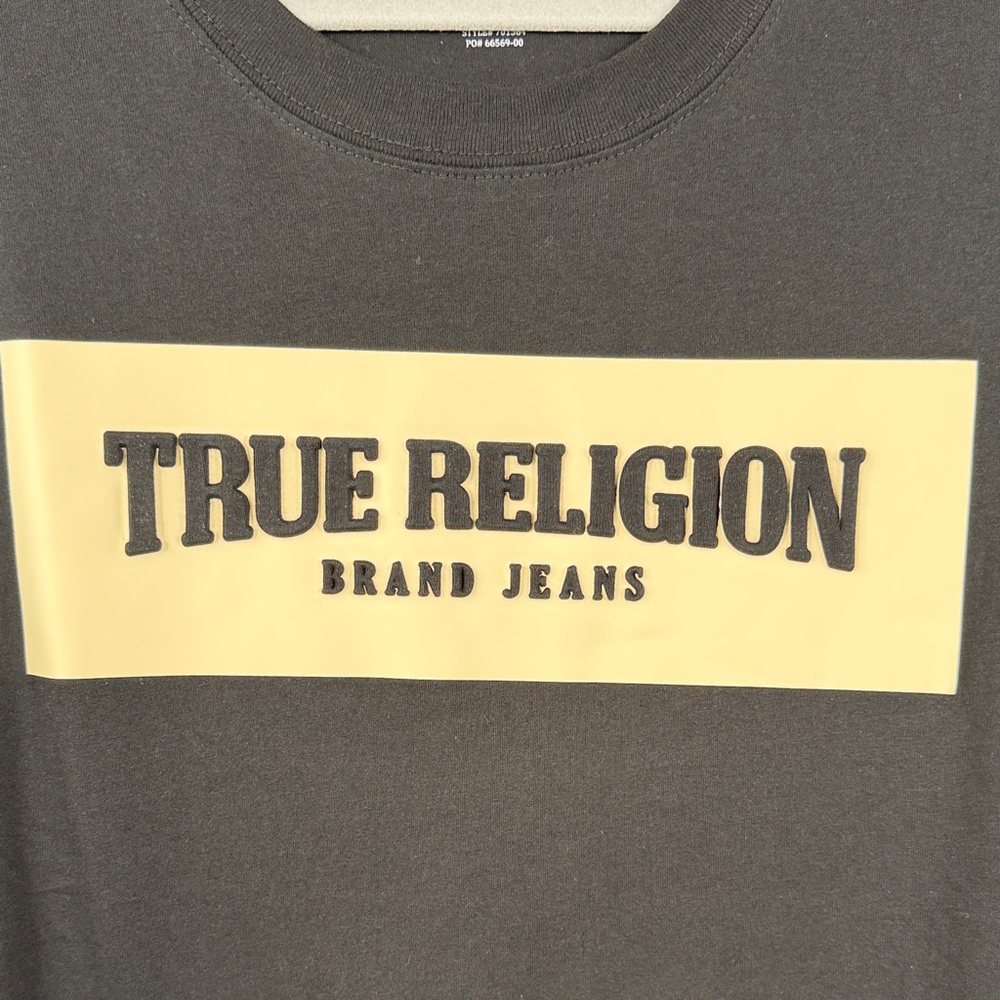 True Religion NWT Black and Cream Long Sleeve Tee. Raised logo. Mens Size L - Picture 3 of 7